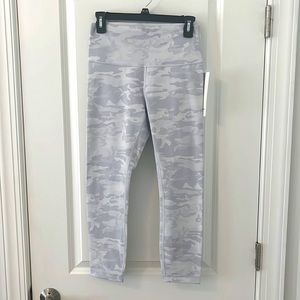 NWT Lululemon White and Grey Camo 23” Wunder Under Crop